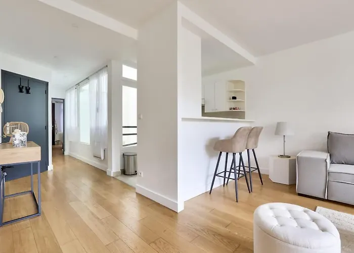 Apartament Magnifique Proche Champs-elysees Paryż